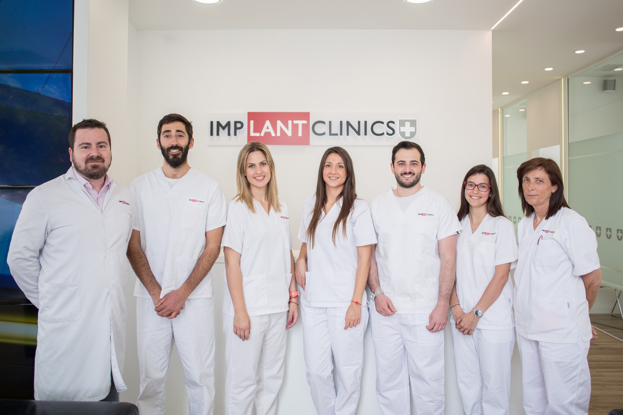 Lee más sobre el artículo La clínica dental Implant Clinics estará presente en la feria Fiesta y Boda