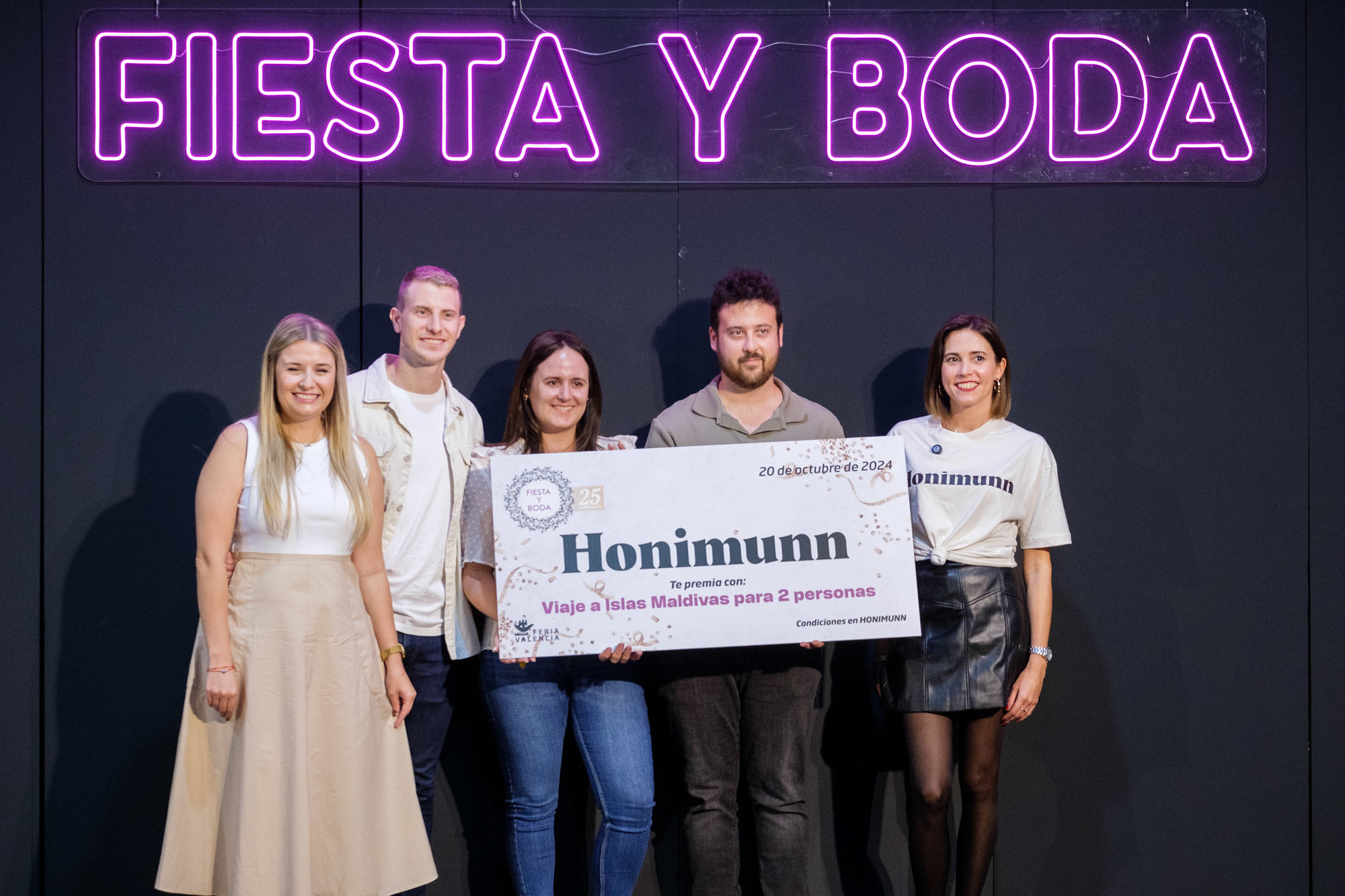 Lee más sobre el artículo El sueño de una pareja hecho realidad: Honimunn premia a una pareja con la luna de miel soñada a Maldivas en Fiesta y Boda Valencia