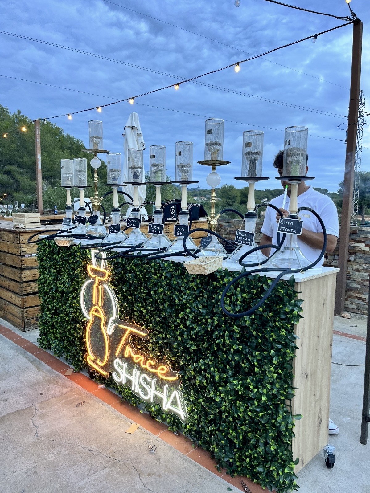 Lee más sobre el artículo Trace Shisha presenta en Fiesta y Boda su Pared Mágica de Champagne